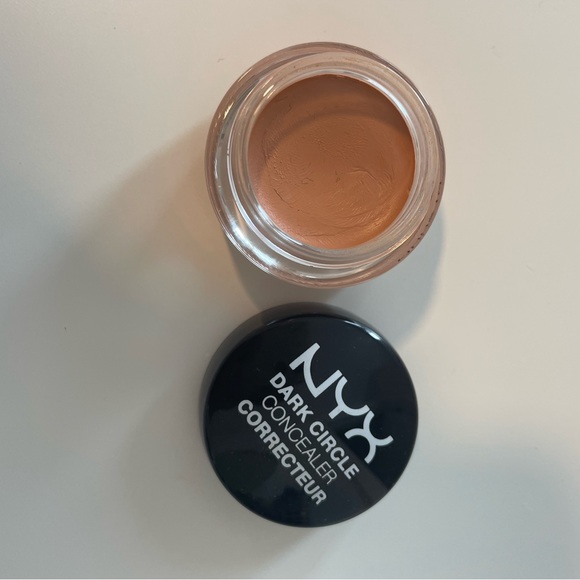 Other - Nyx colour corrector - medium - Free!